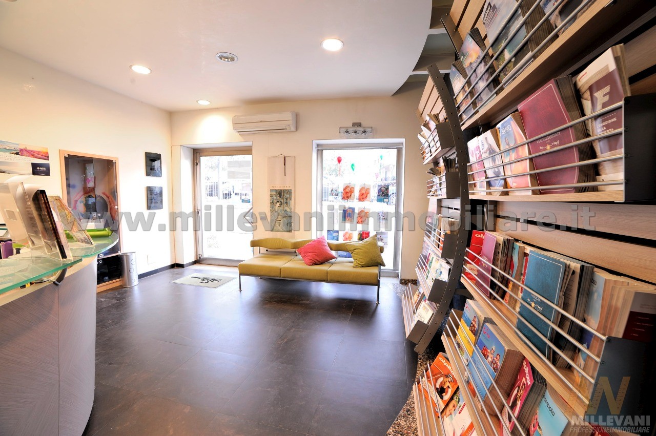 Locale commerciale in vendita a Scicli, Scicli