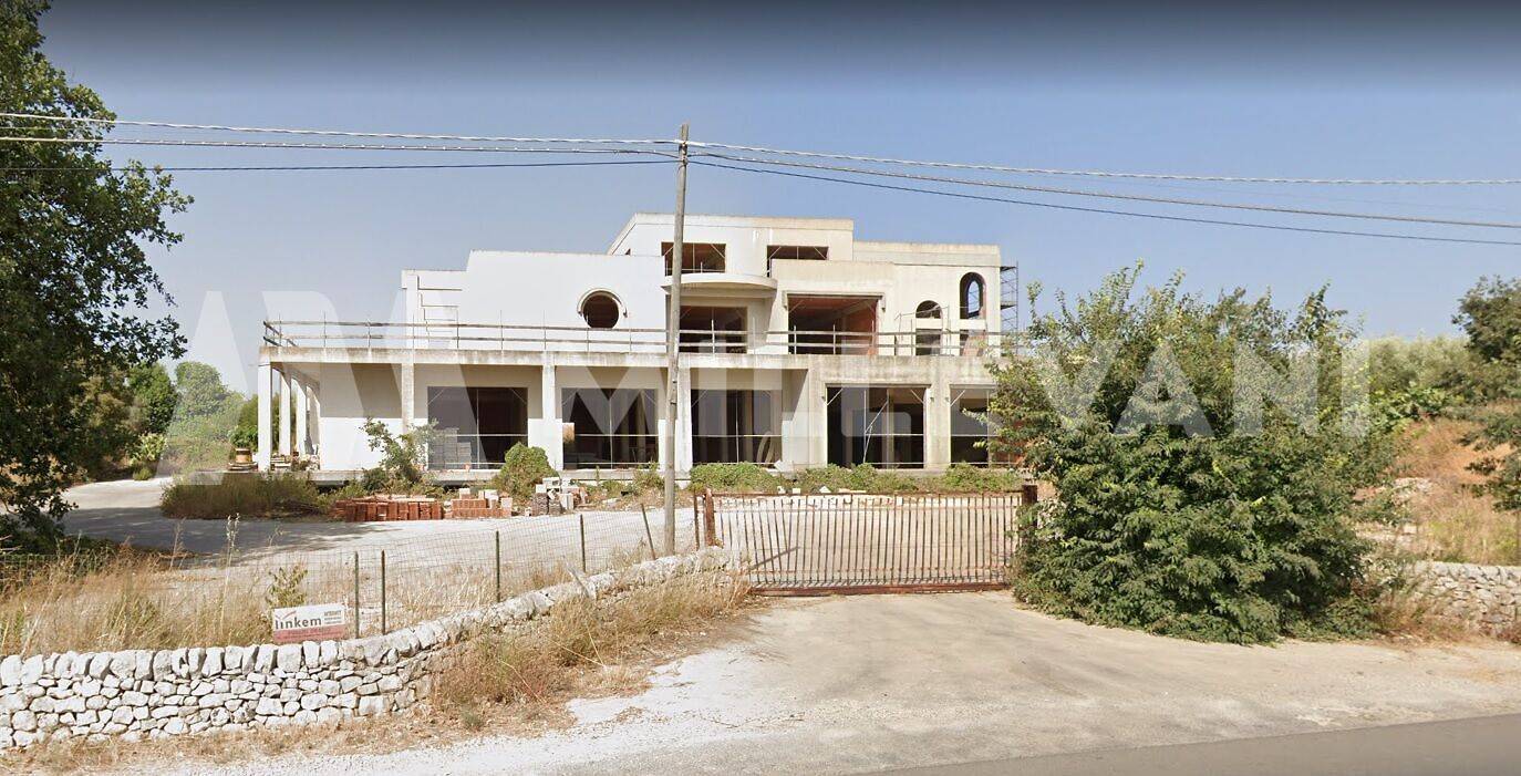 Locale commerciale in vendita a Modica