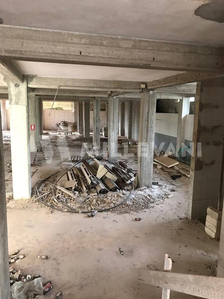 Locale commerciale in vendita a Modica