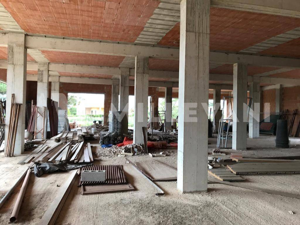 Locale commerciale in vendita a Modica