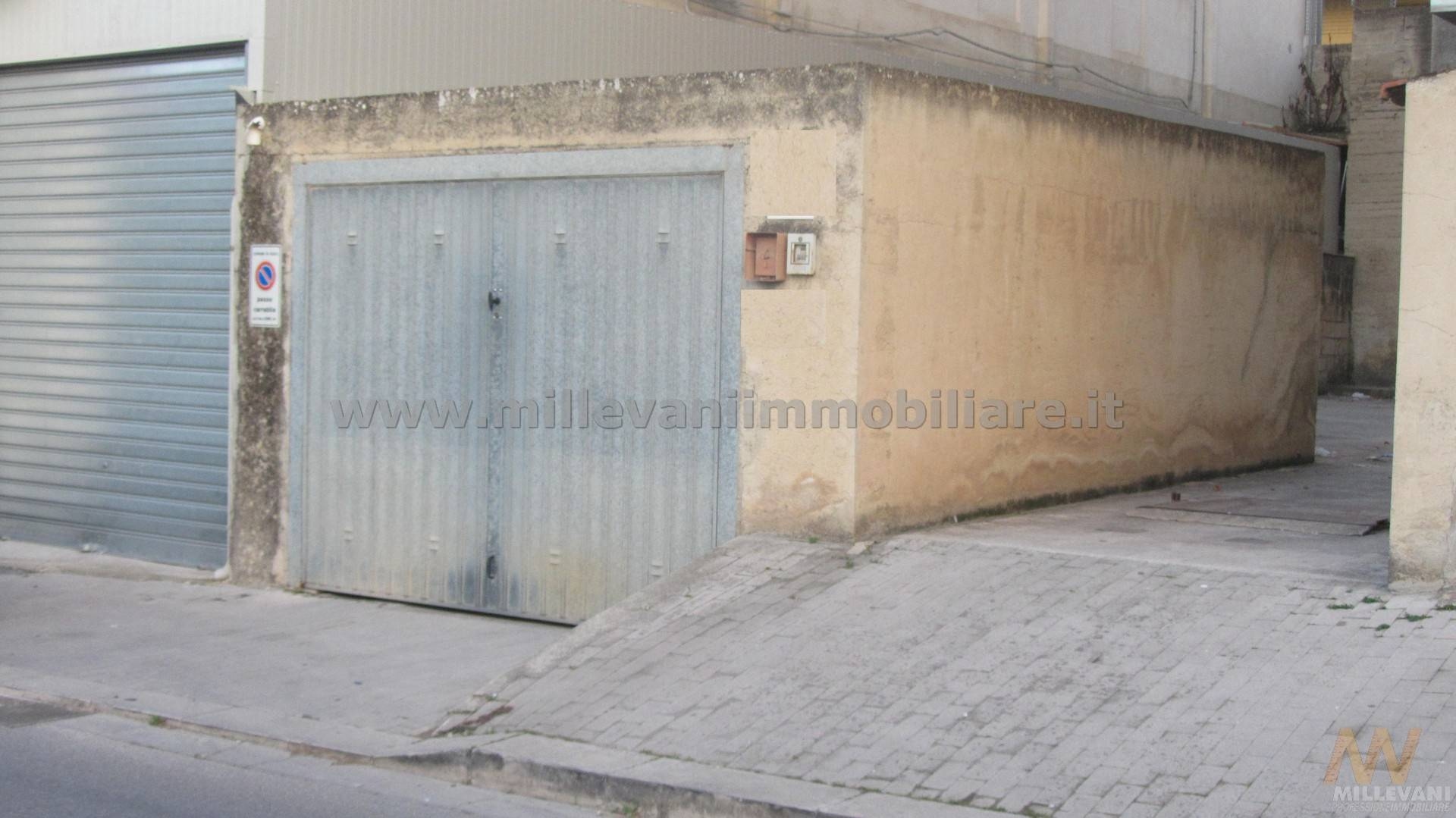 Box o garage in vendita a Scicli