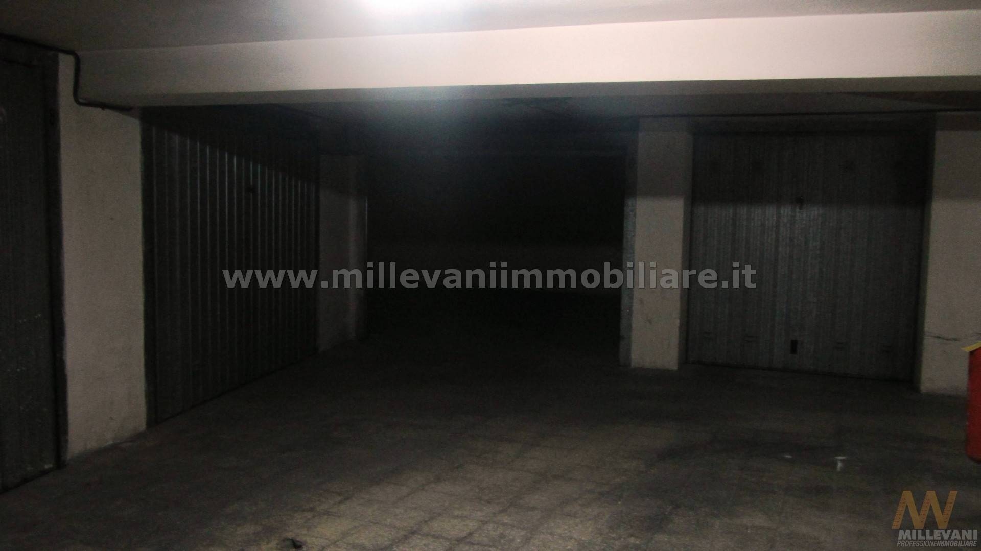 Box o garage in vendita a Scicli