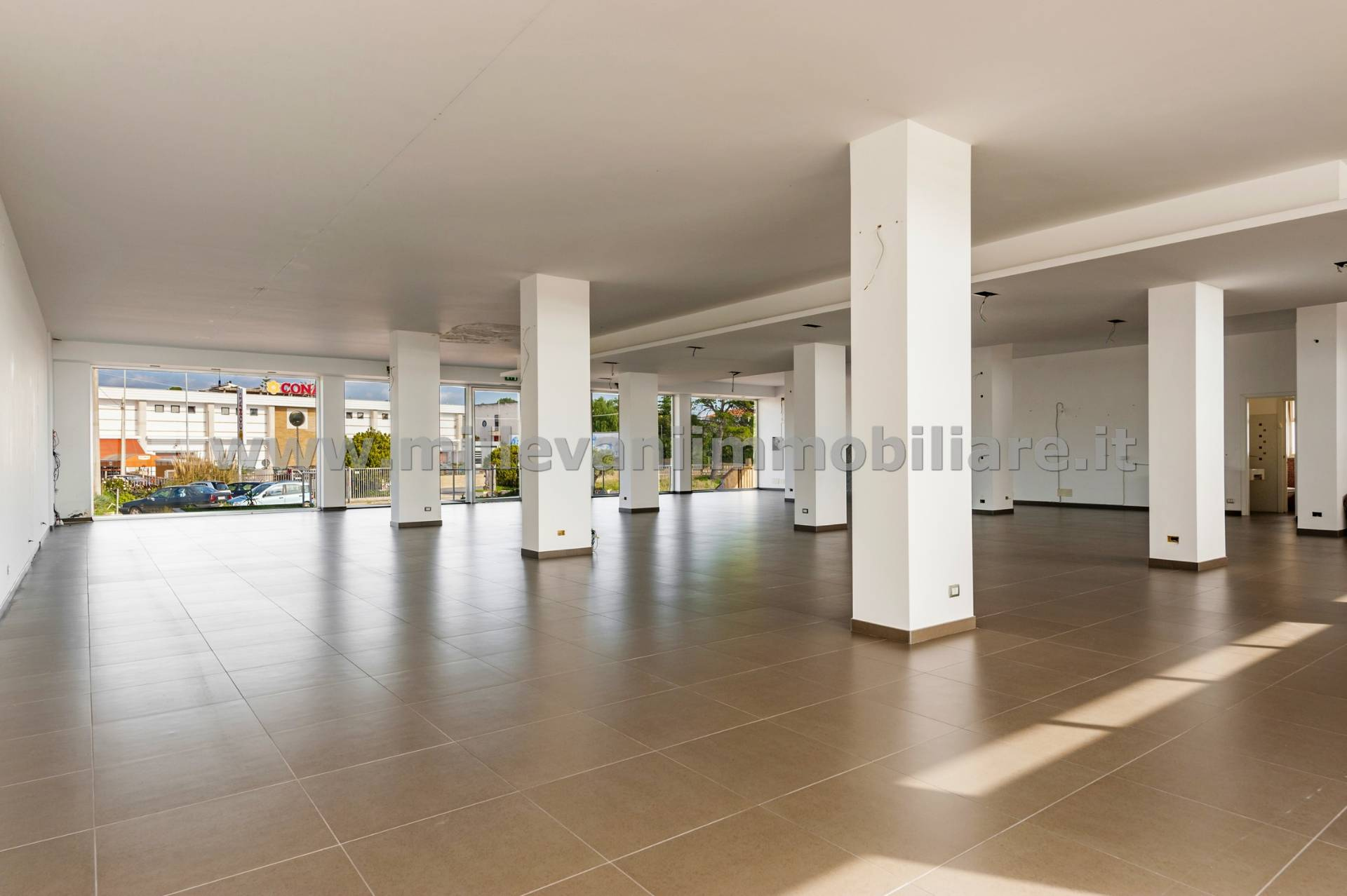 Locale commerciale in vendita a Scicli, Donnalucata