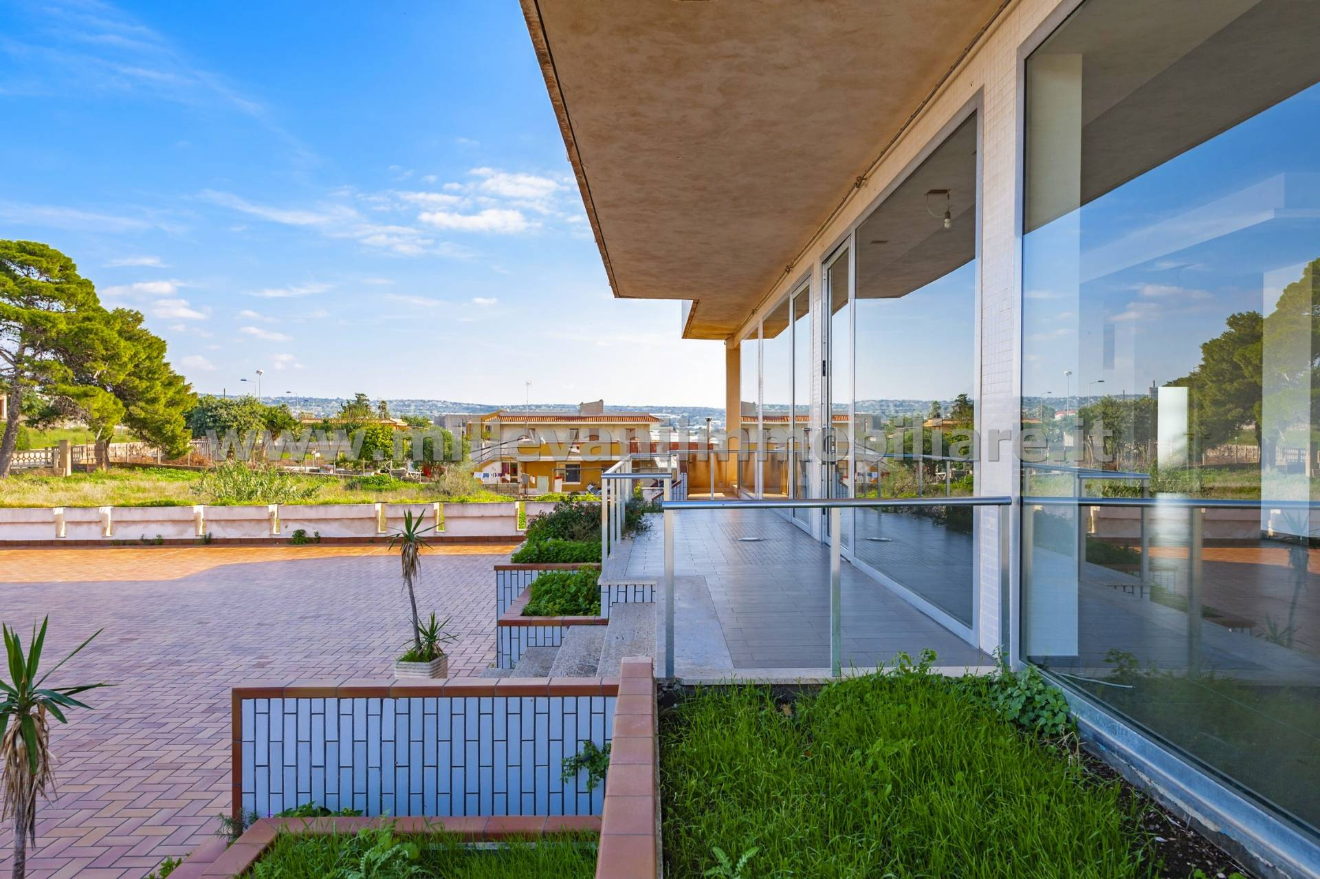 Locale commerciale in vendita a Scicli, Donnalucata