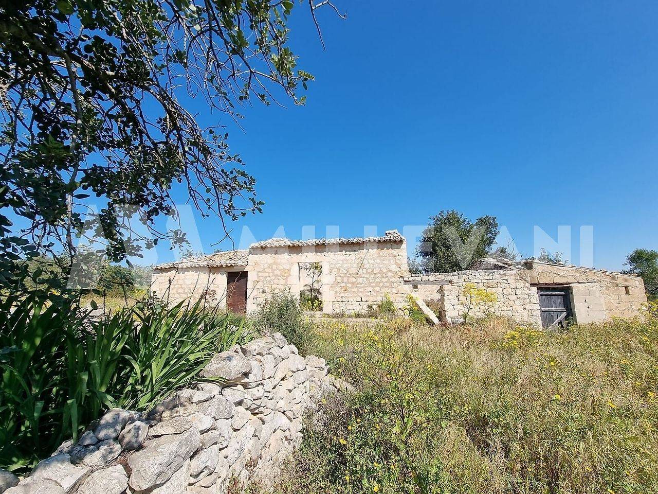 Casale in vendita a Scicli