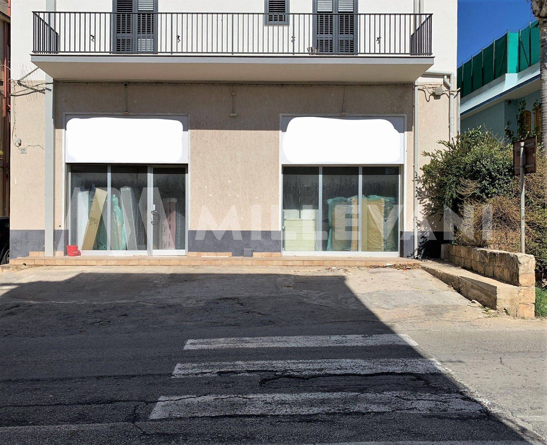Locale commerciale in vendita a Scicli, Donnalucata