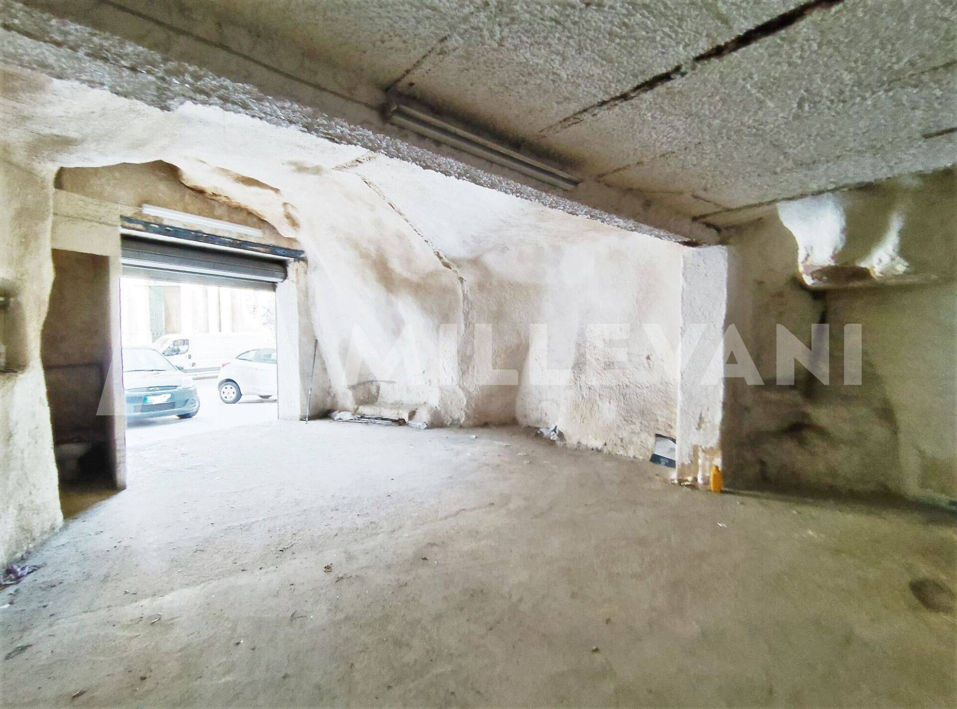 Locale commerciale in vendita a Scicli, San Bartolomeo