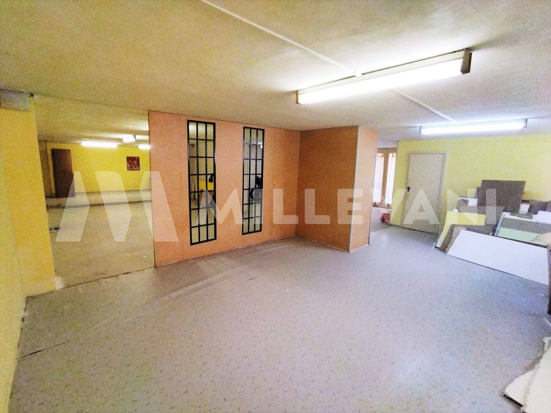 Locale commerciale in vendita a Pozzallo, Corso Vittorio Veneto