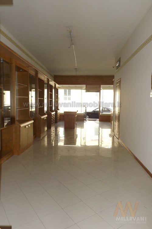 Locale commerciale in vendita a Pozzallo
