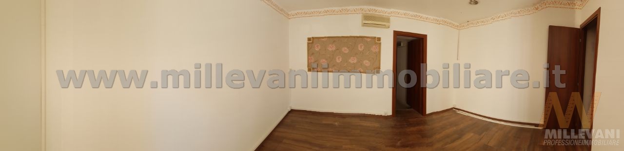 Locale commerciale in affitto a Scicli, Scicli