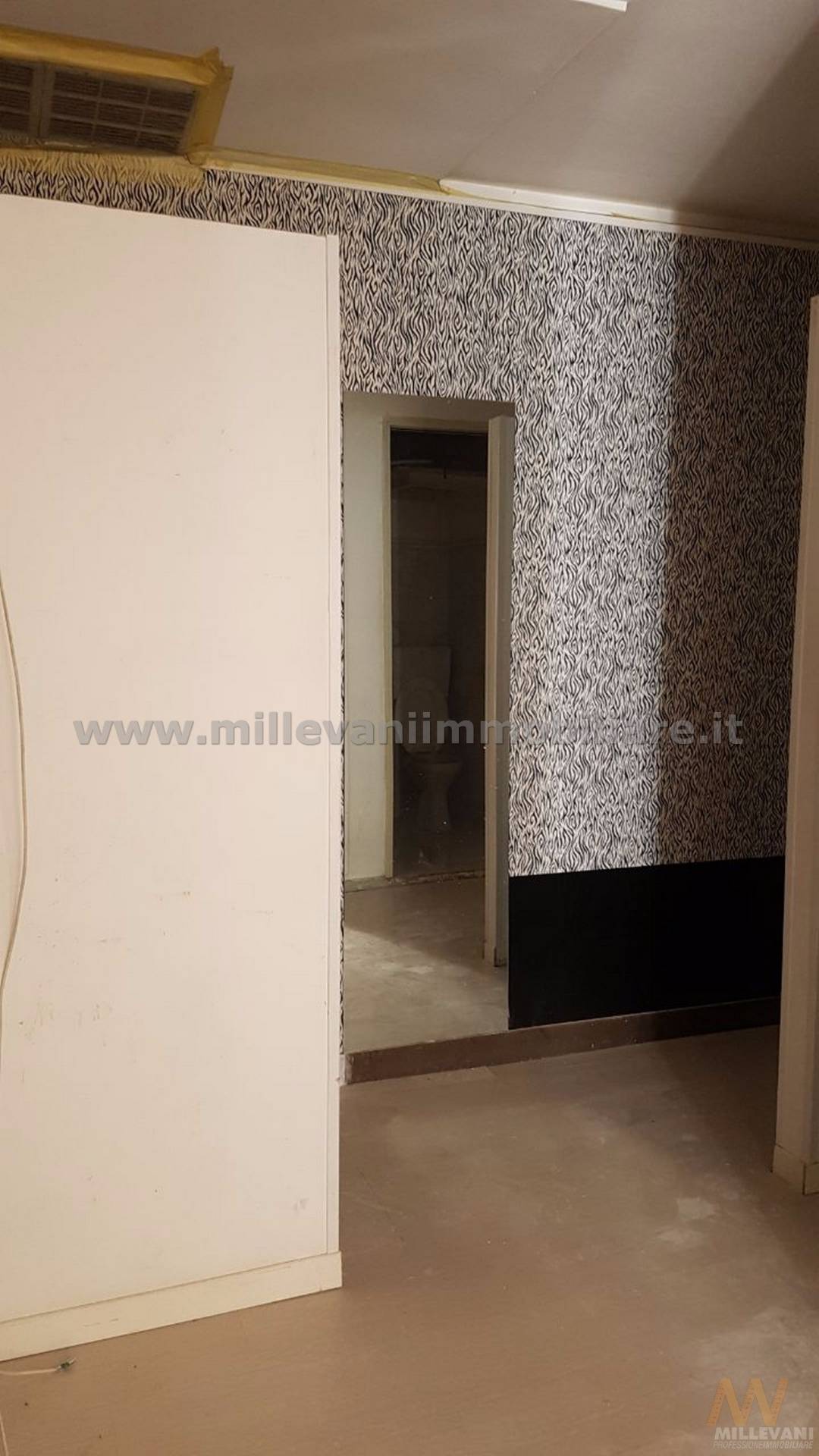 Locale commerciale in affitto a Scicli, Scicli