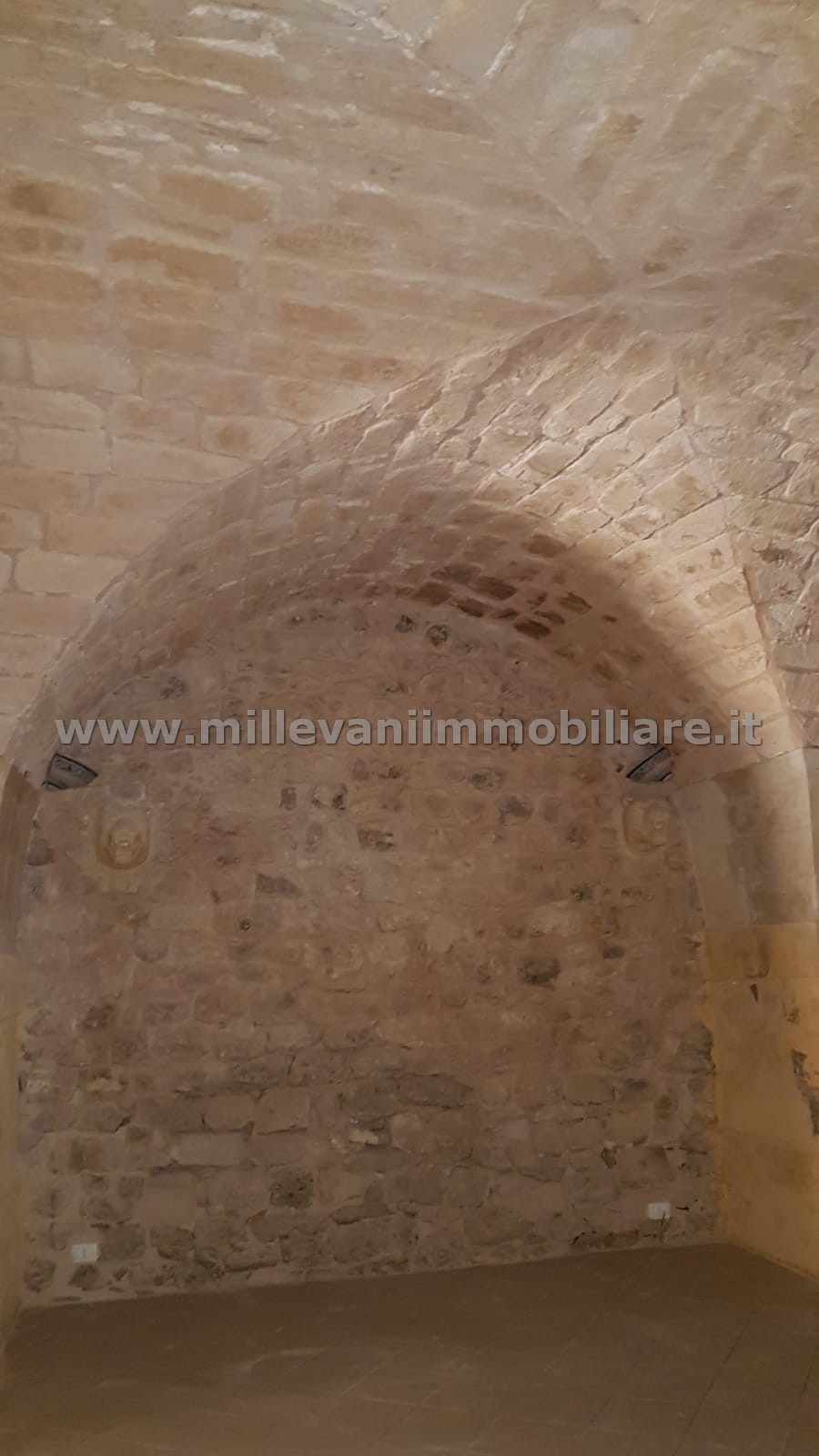 Locale commerciale in vendita a Scicli