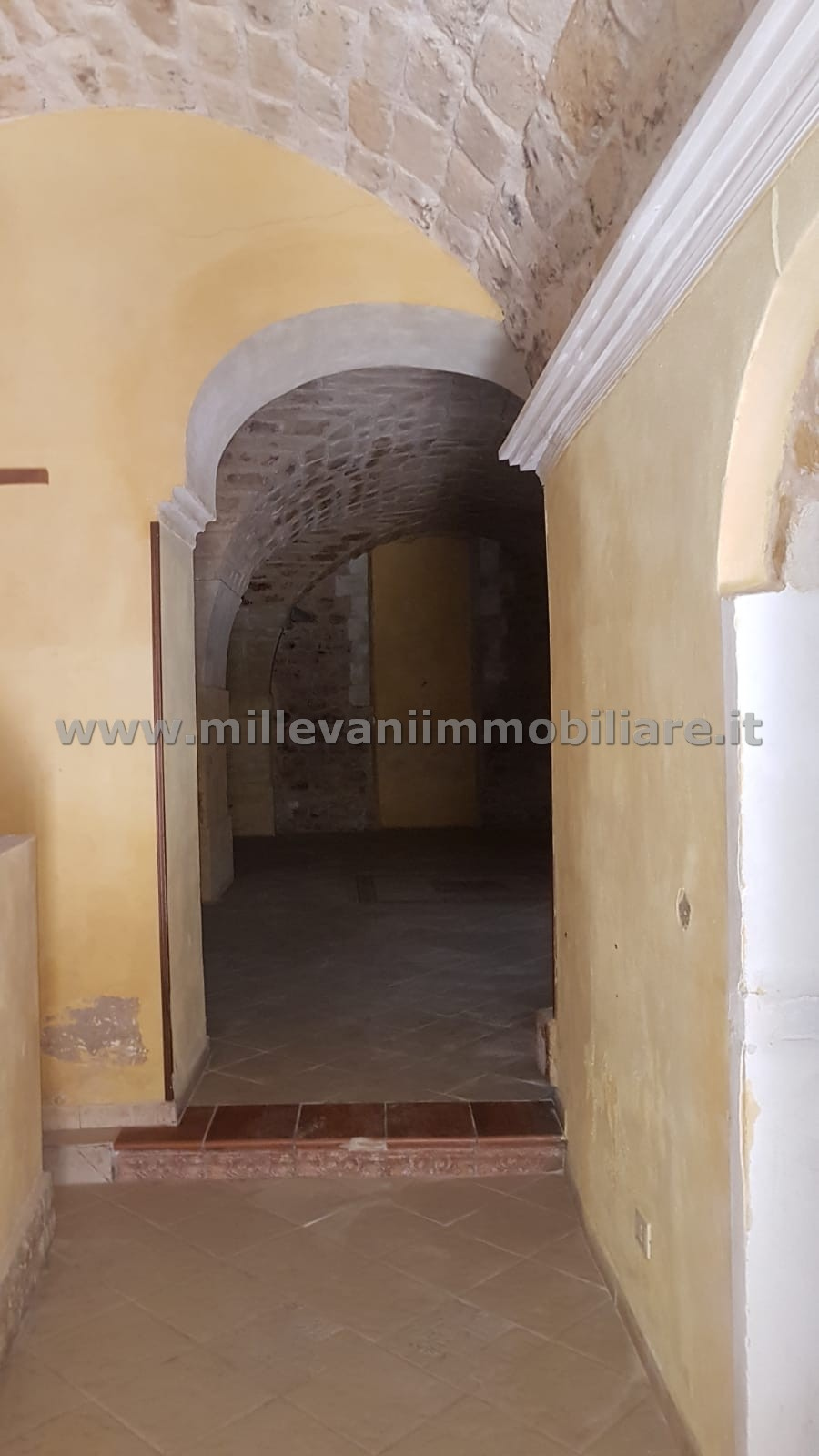 Locale commerciale in vendita a Scicli