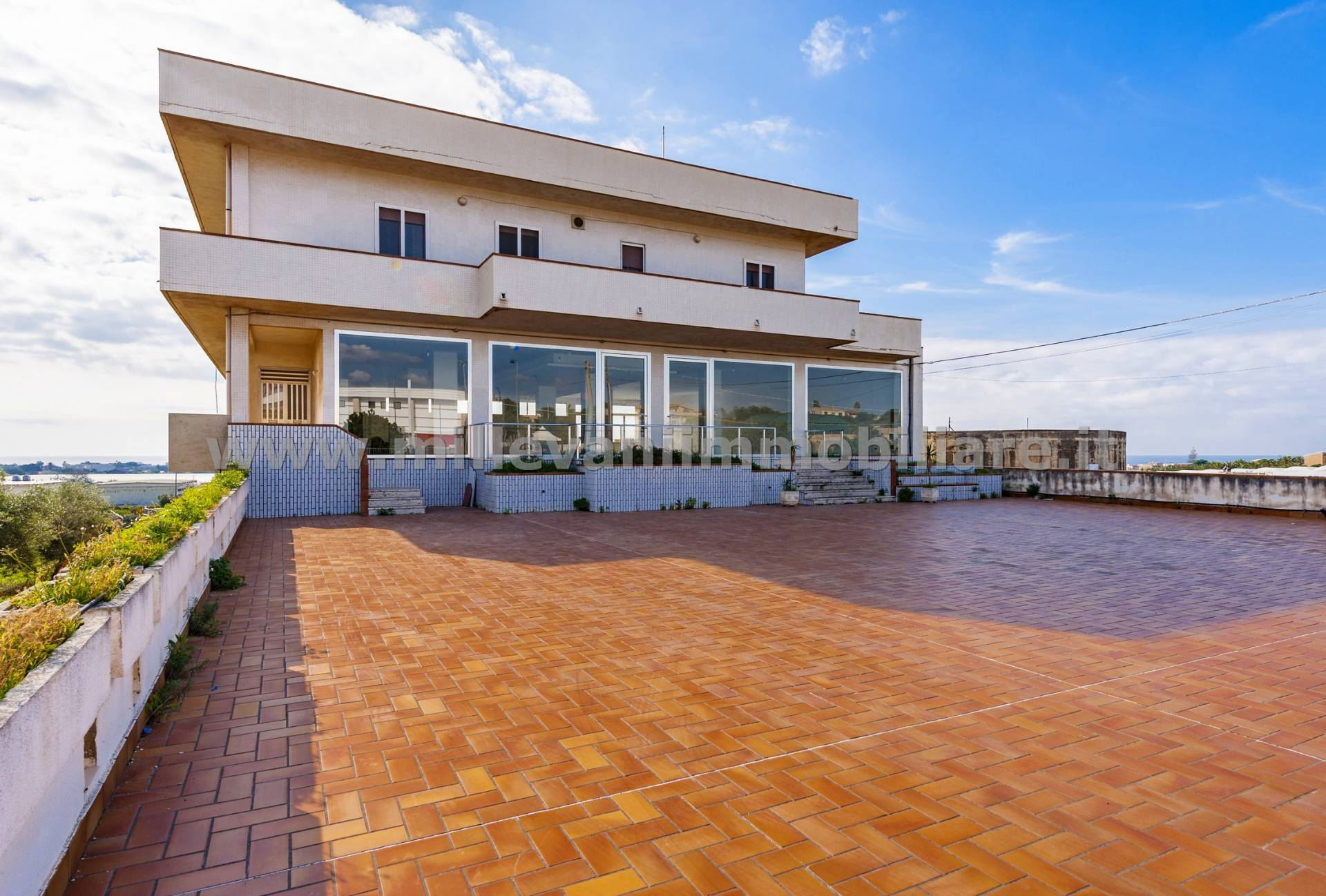 Locale commerciale in vendita a Scicli, Donnalucata