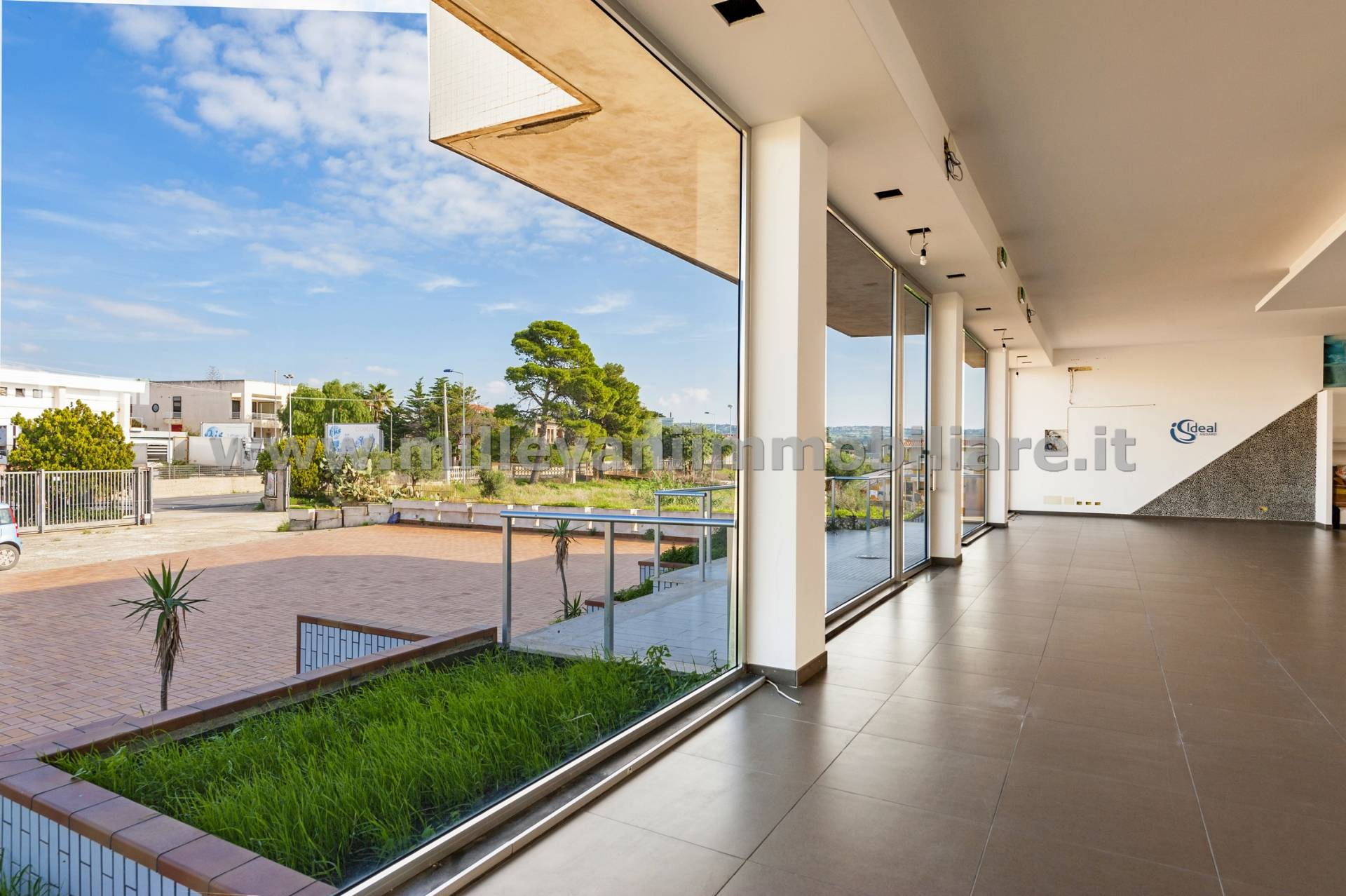 Locale commerciale in vendita a Scicli, Donnalucata