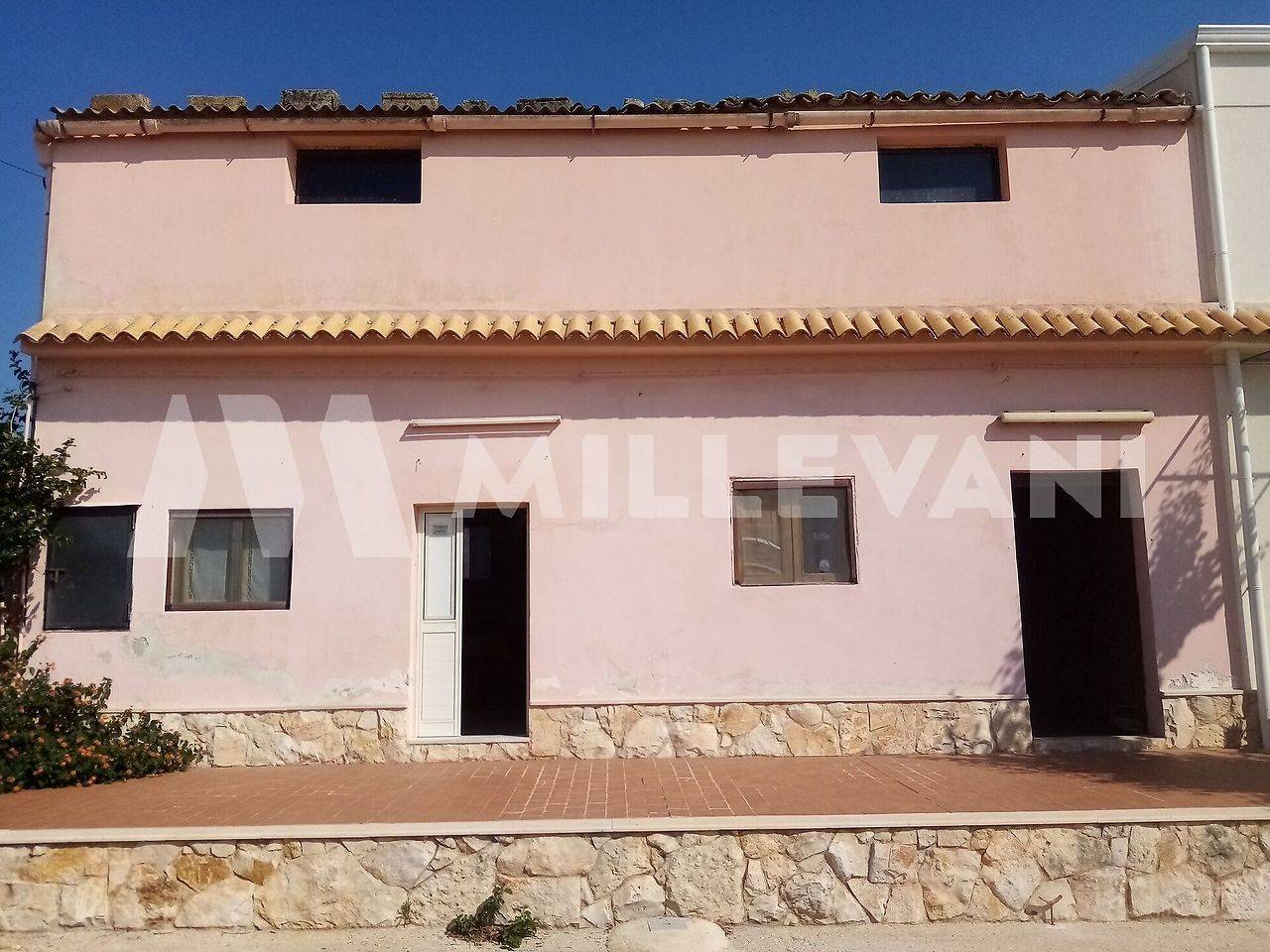 Magazzino in vendita a Pozzallo, Boschi Pisana