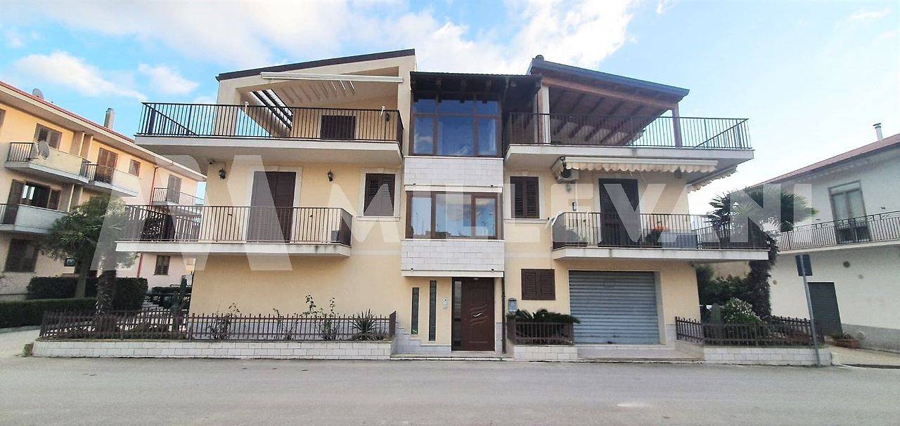 Appartamento in vendita a Giarratana