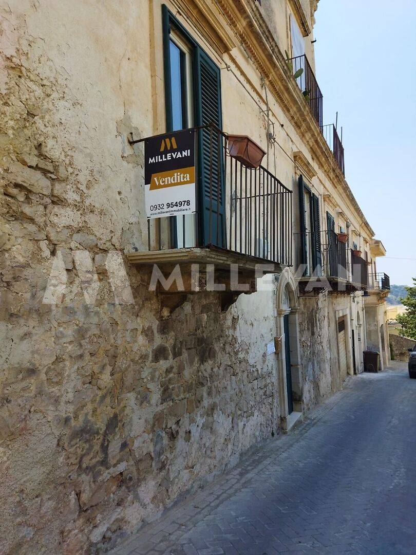 Appartamento in vendita a Modica, Modica Alta