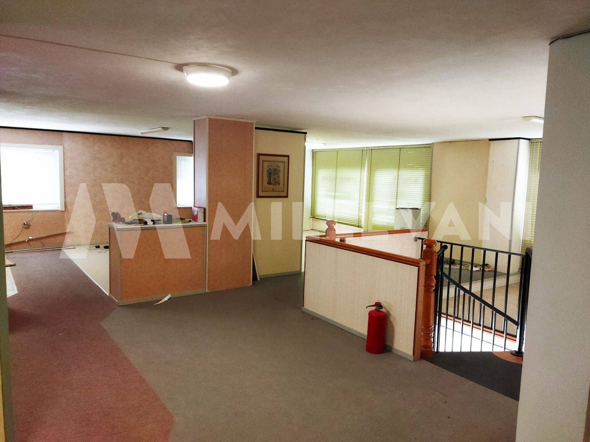 Locale commerciale in vendita a Pozzallo, Corso Vittorio Veneto