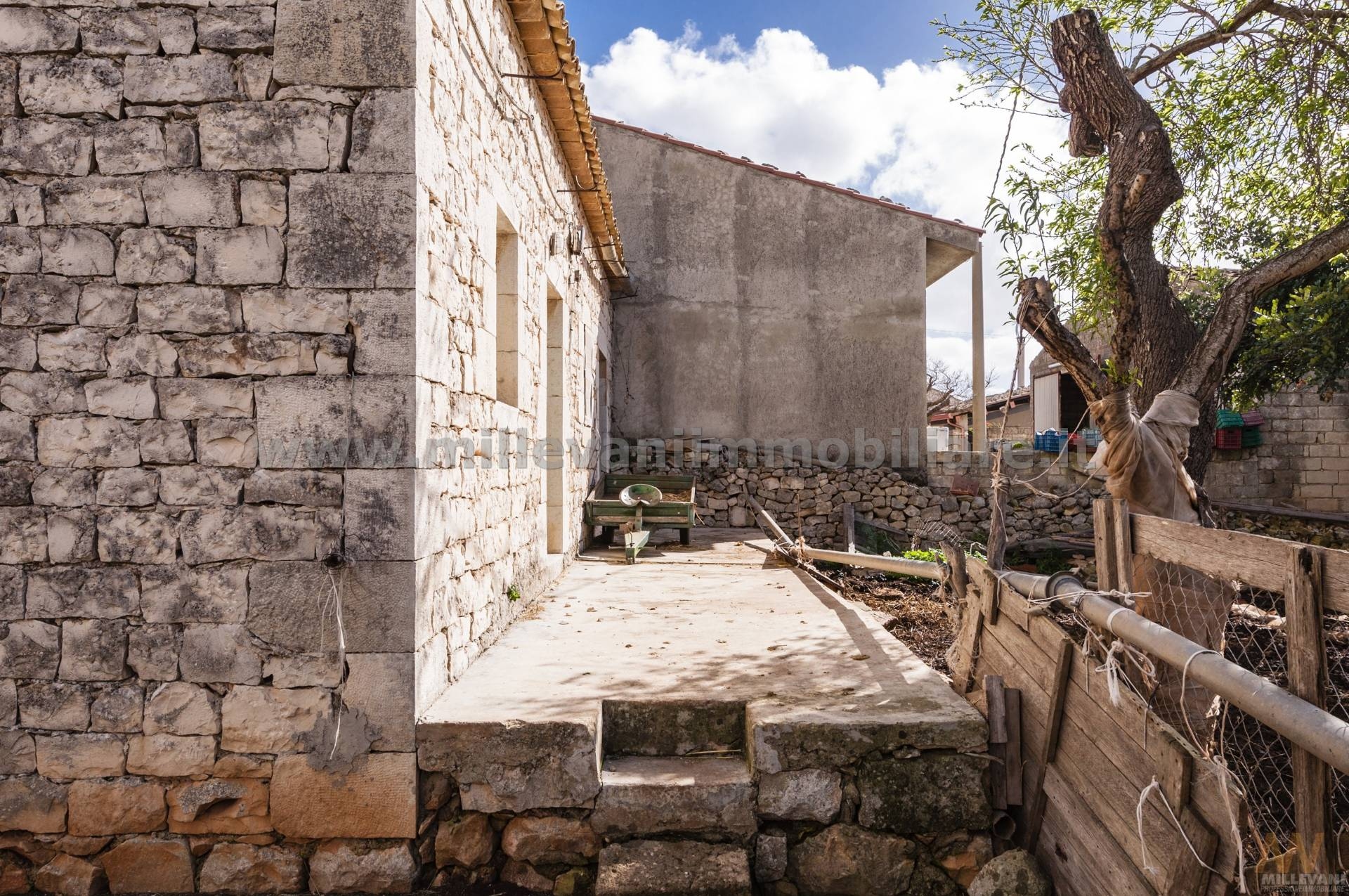 Caseggiato rurale in vendita a Scicli