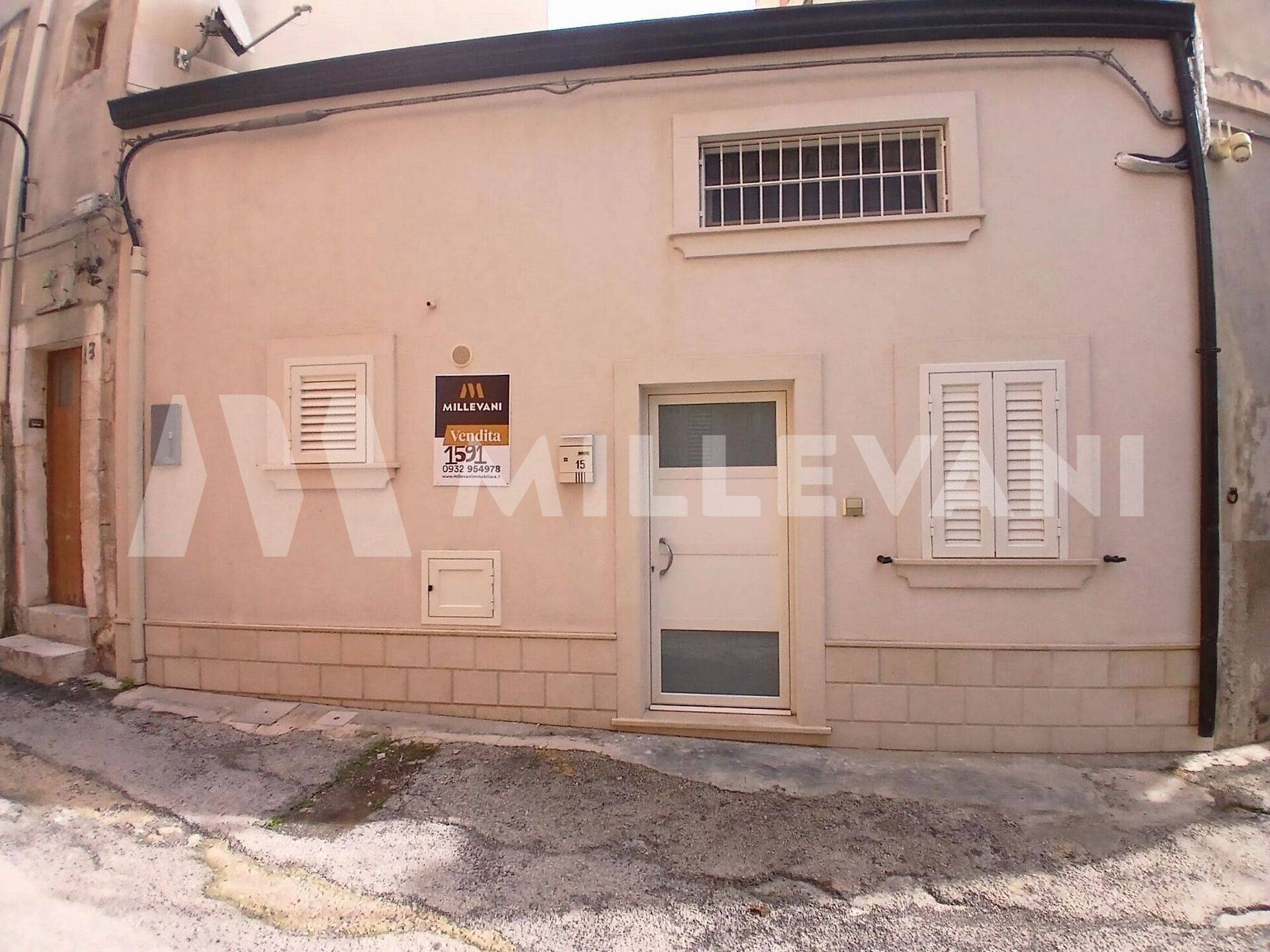 Monolocale in vendita a Scicli, Scicli