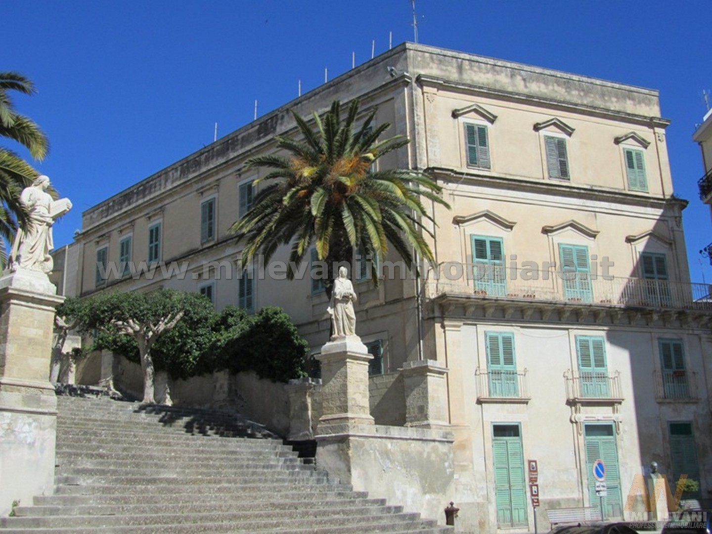 Stabile in vendita a Modica, Modica Alta