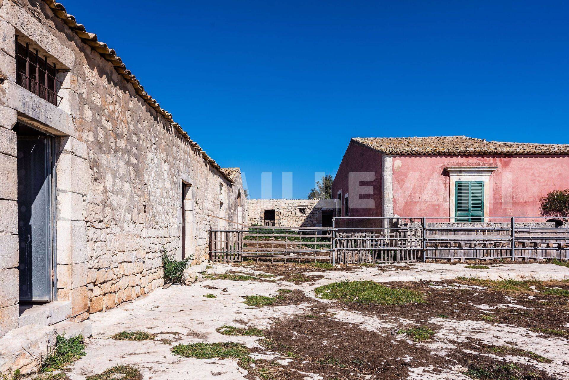 Caseggiato rurale in vendita a Modica