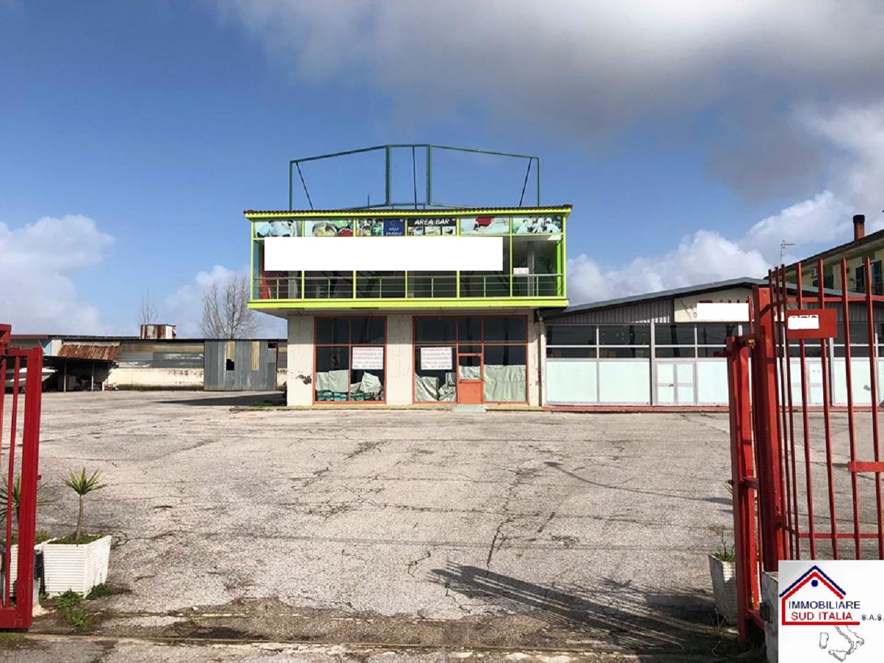 Capannone in vendita a Giugliano in Campania