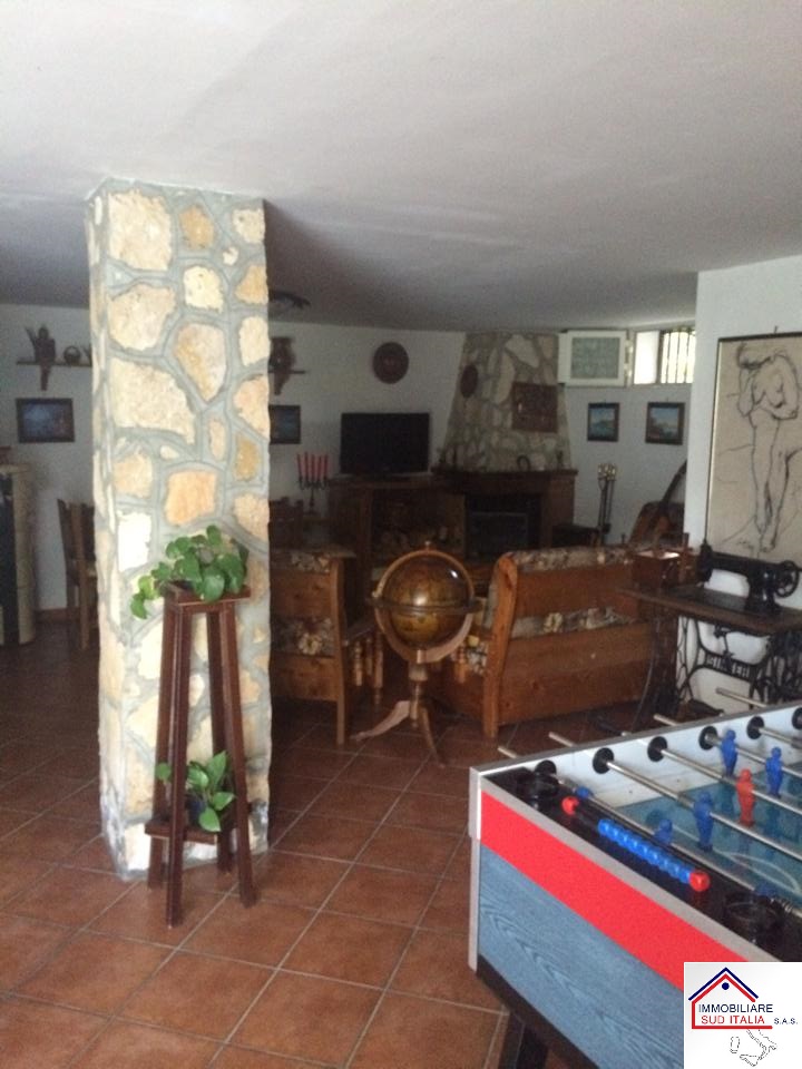 Villa in vendita a Giugliano in Campania, Varcaturo