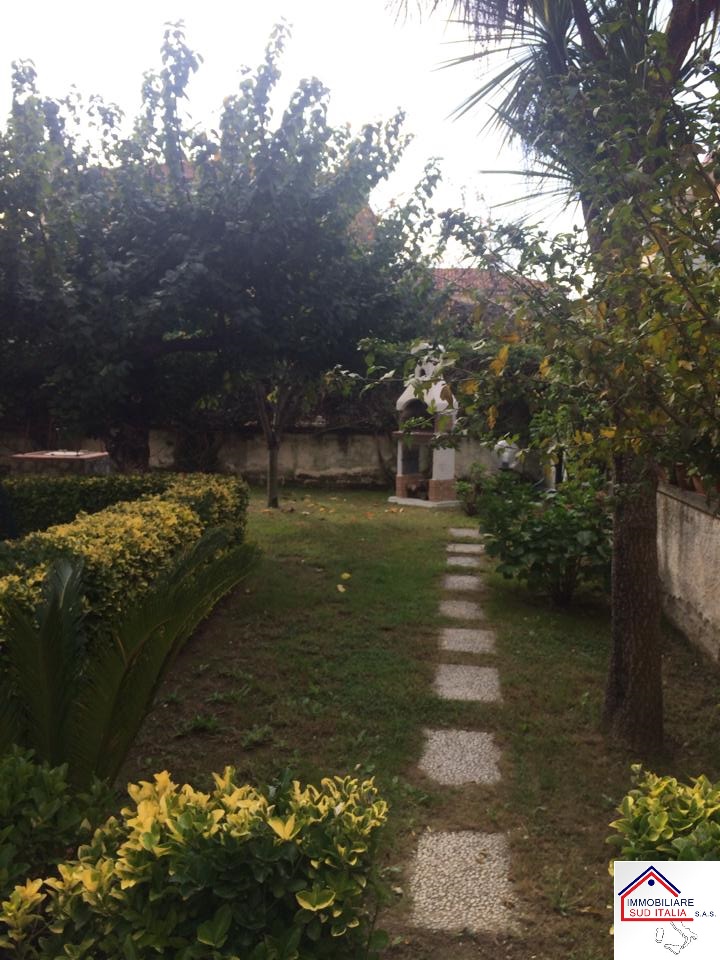 Villa in vendita a Giugliano in Campania, Varcaturo