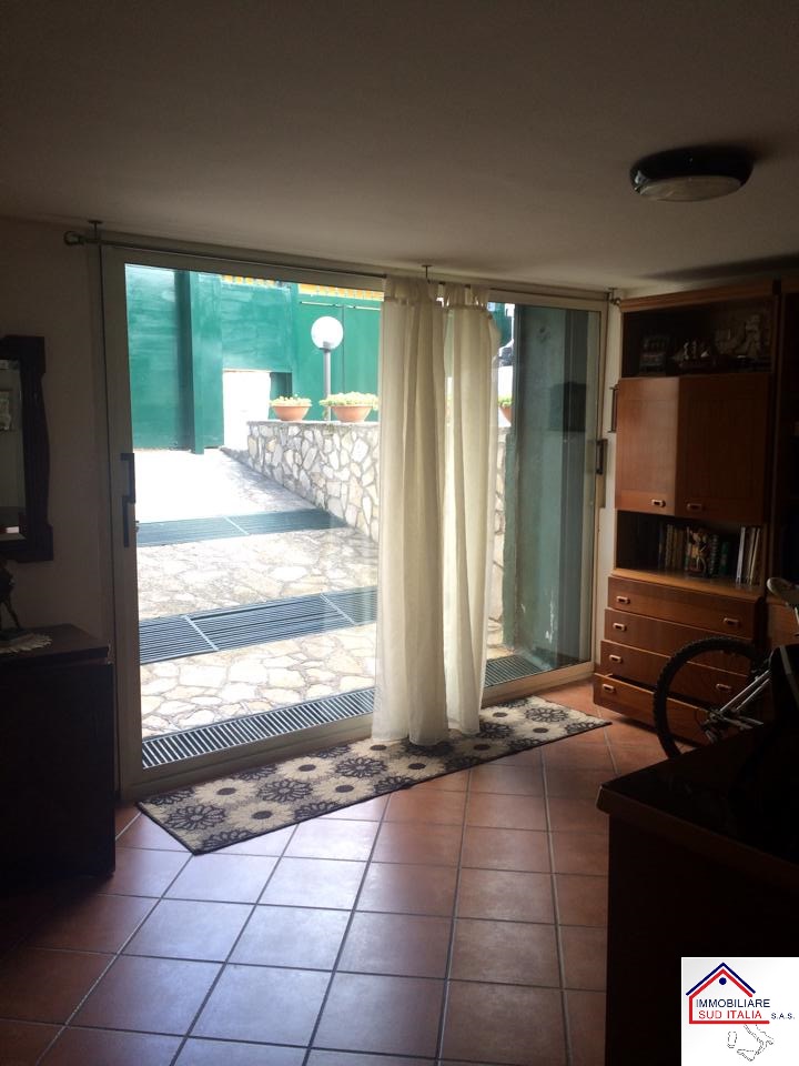 Villa in vendita a Giugliano in Campania, Varcaturo