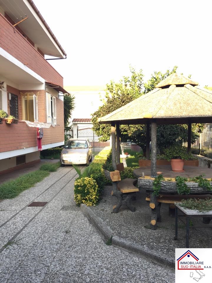 Villa in vendita a Giugliano in Campania, Varcaturo