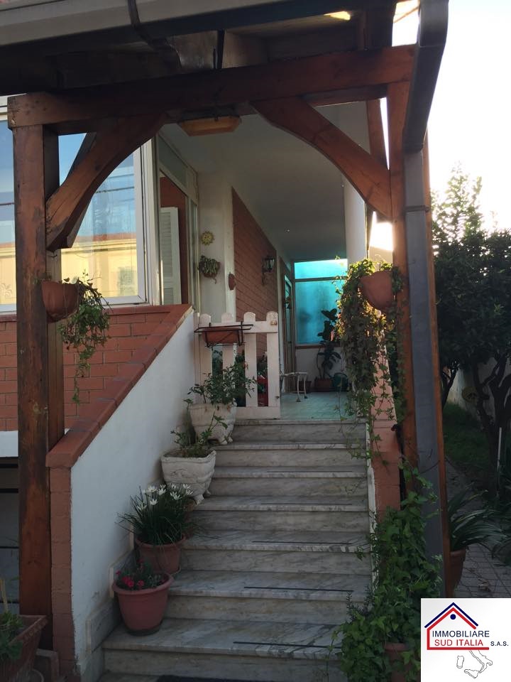 Villa in vendita a Giugliano in Campania, Varcaturo