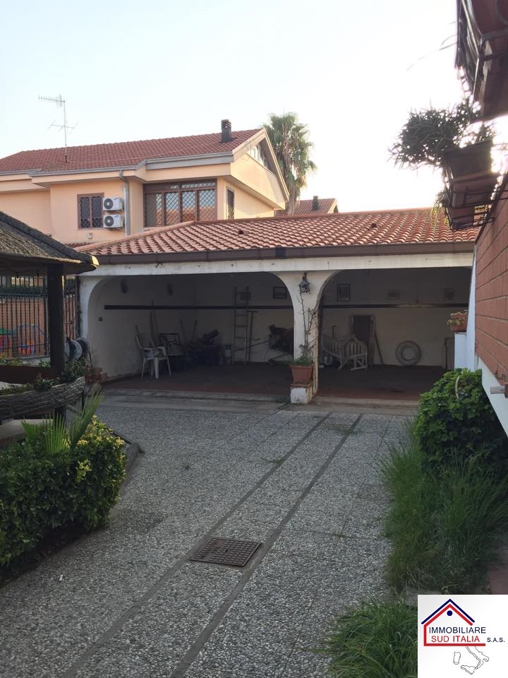 Villa in vendita a Giugliano in Campania, Varcaturo