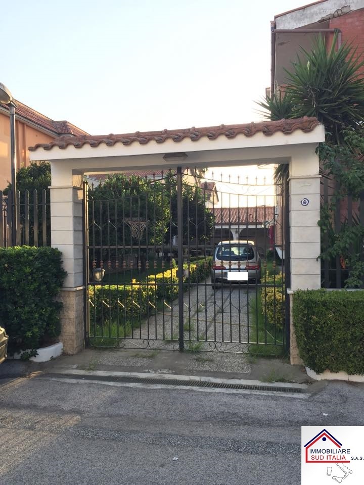Villa in vendita a Giugliano in Campania, Varcaturo