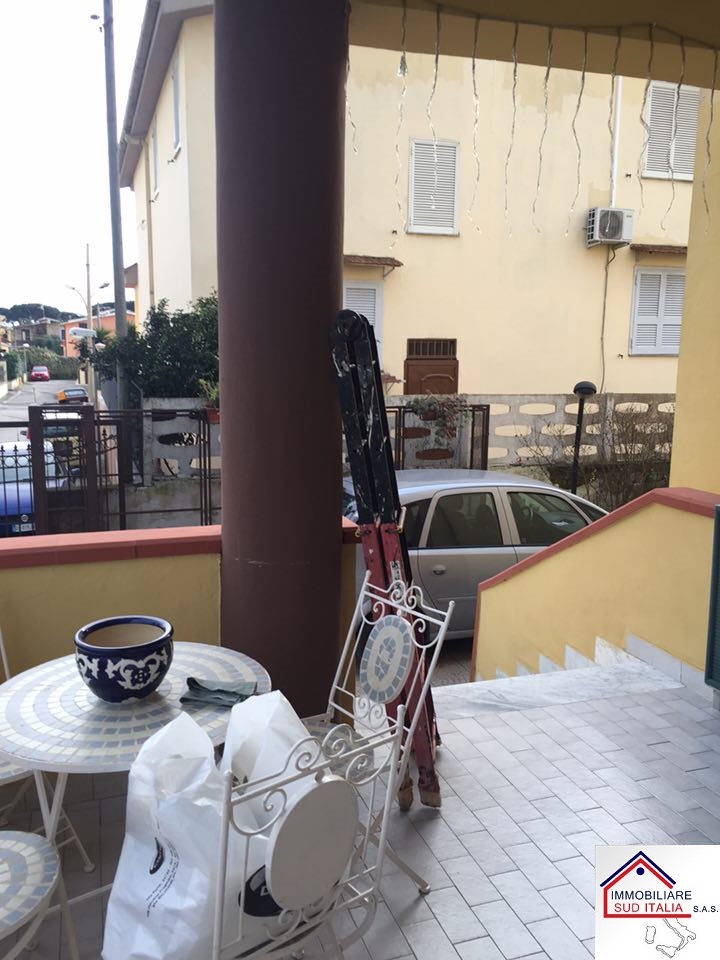 Villa in vendita a Giugliano in Campania, Varcaturo