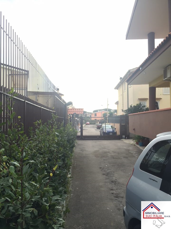 Villa in vendita a Giugliano in Campania, Varcaturo