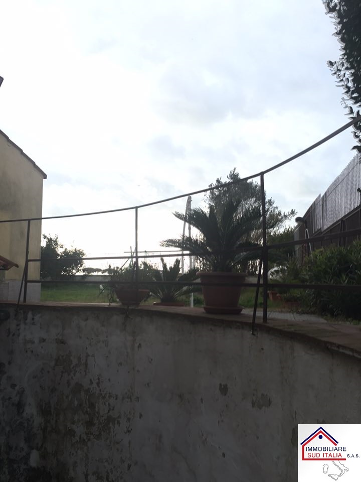 Villa in vendita a Giugliano in Campania, Varcaturo