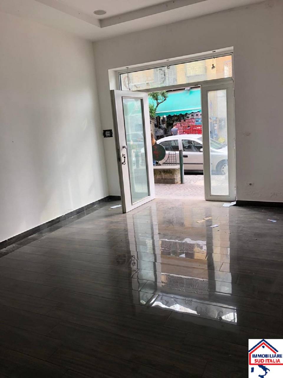 Locale commerciale in affitto a Qualiano