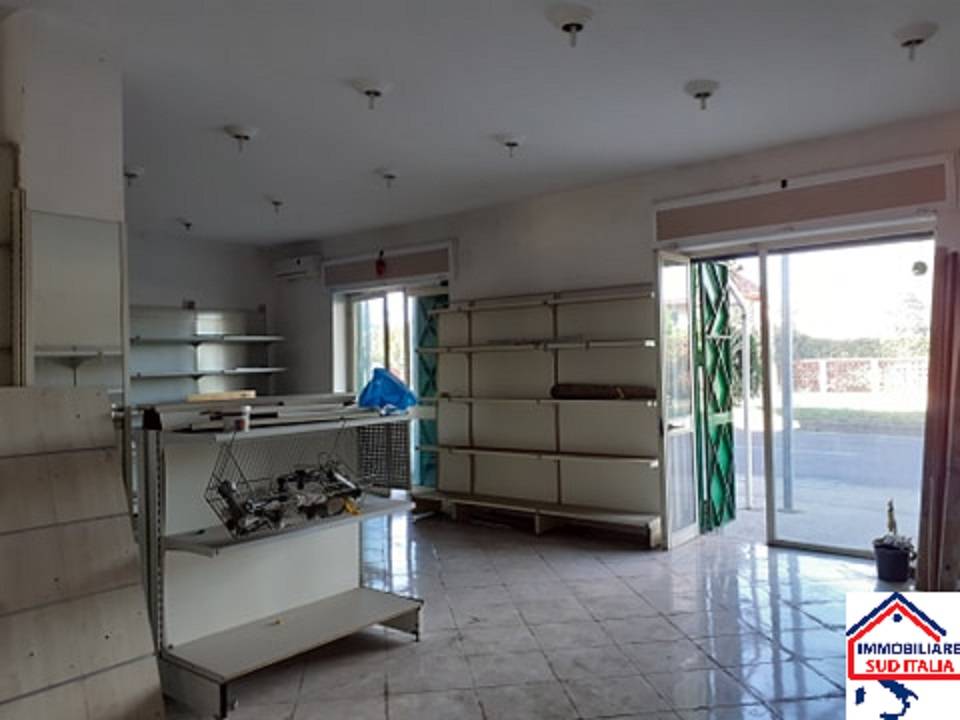 Deposito in affitto a Giugliano in Campania, Lago Patria