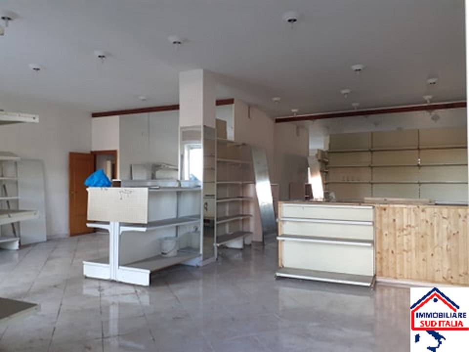 Deposito in affitto a Giugliano in Campania, Lago Patria