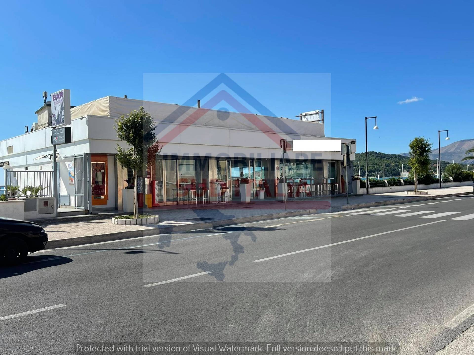 Locale commerciale in vendita a Minturno, Scauri