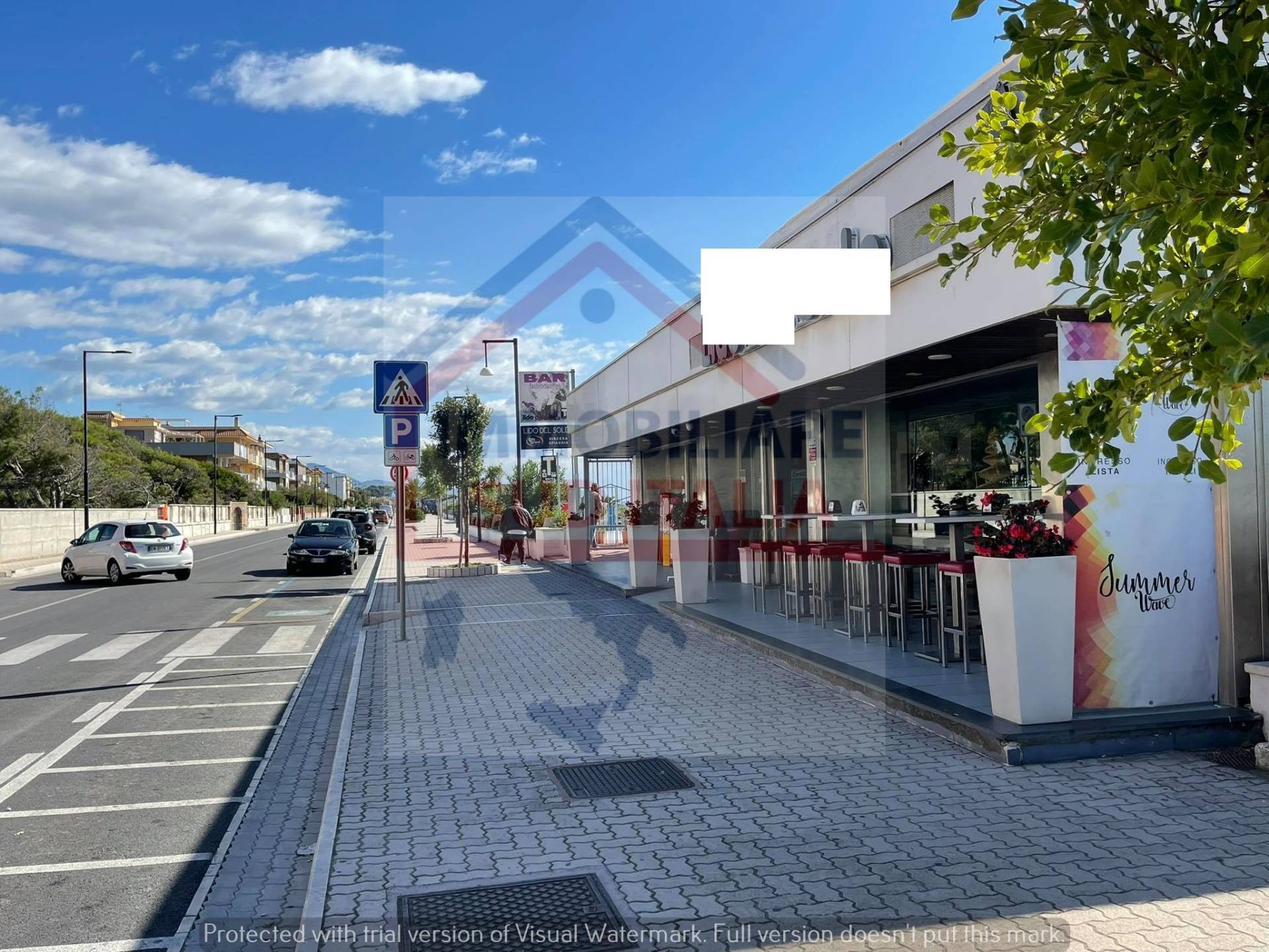 Locale commerciale in vendita a Minturno, Scauri