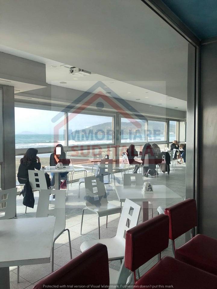 Locale commerciale in vendita a Minturno, Scauri