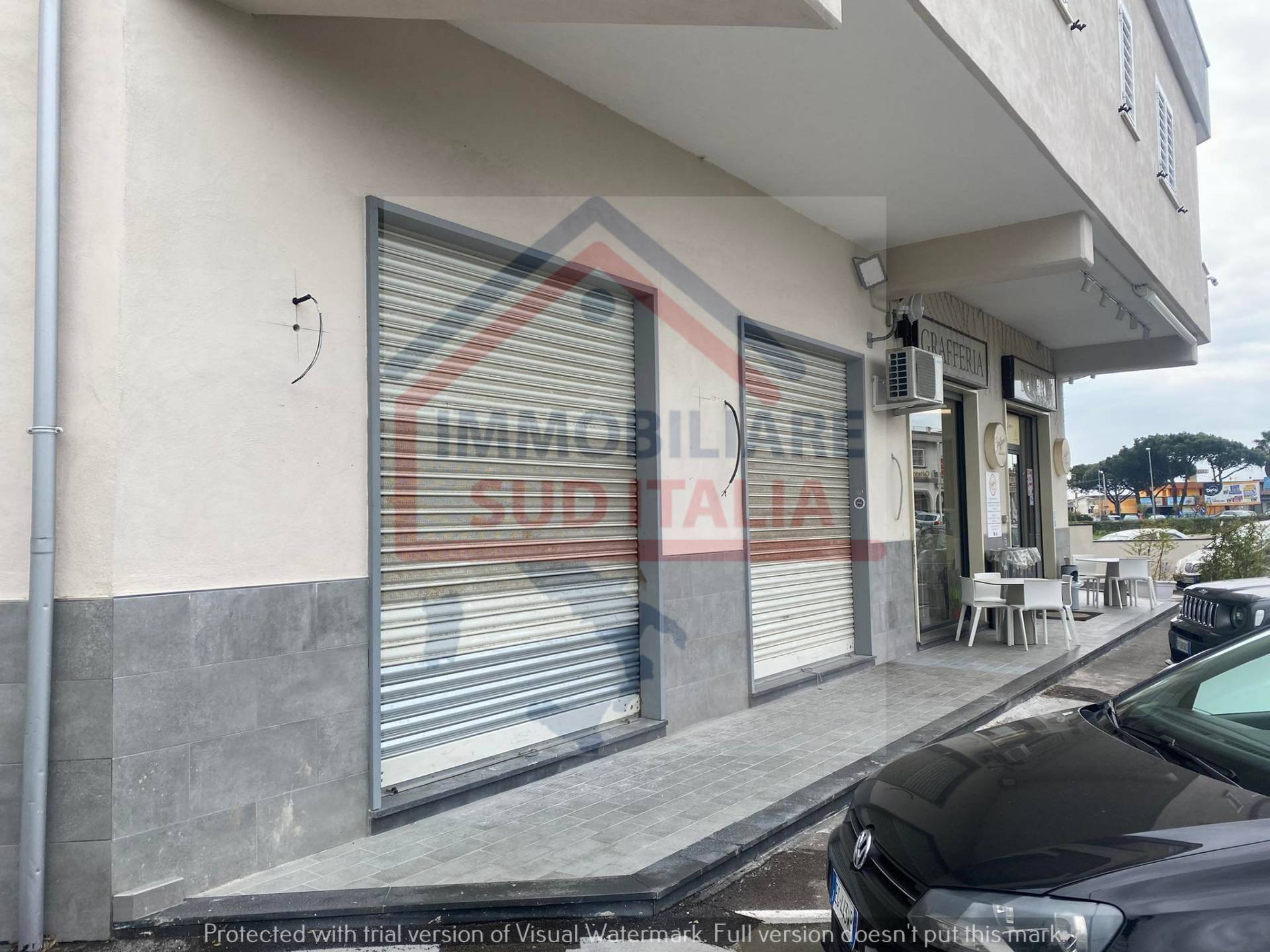 Locale commerciale in vendita a Giugliano in Campania, Varcaturo