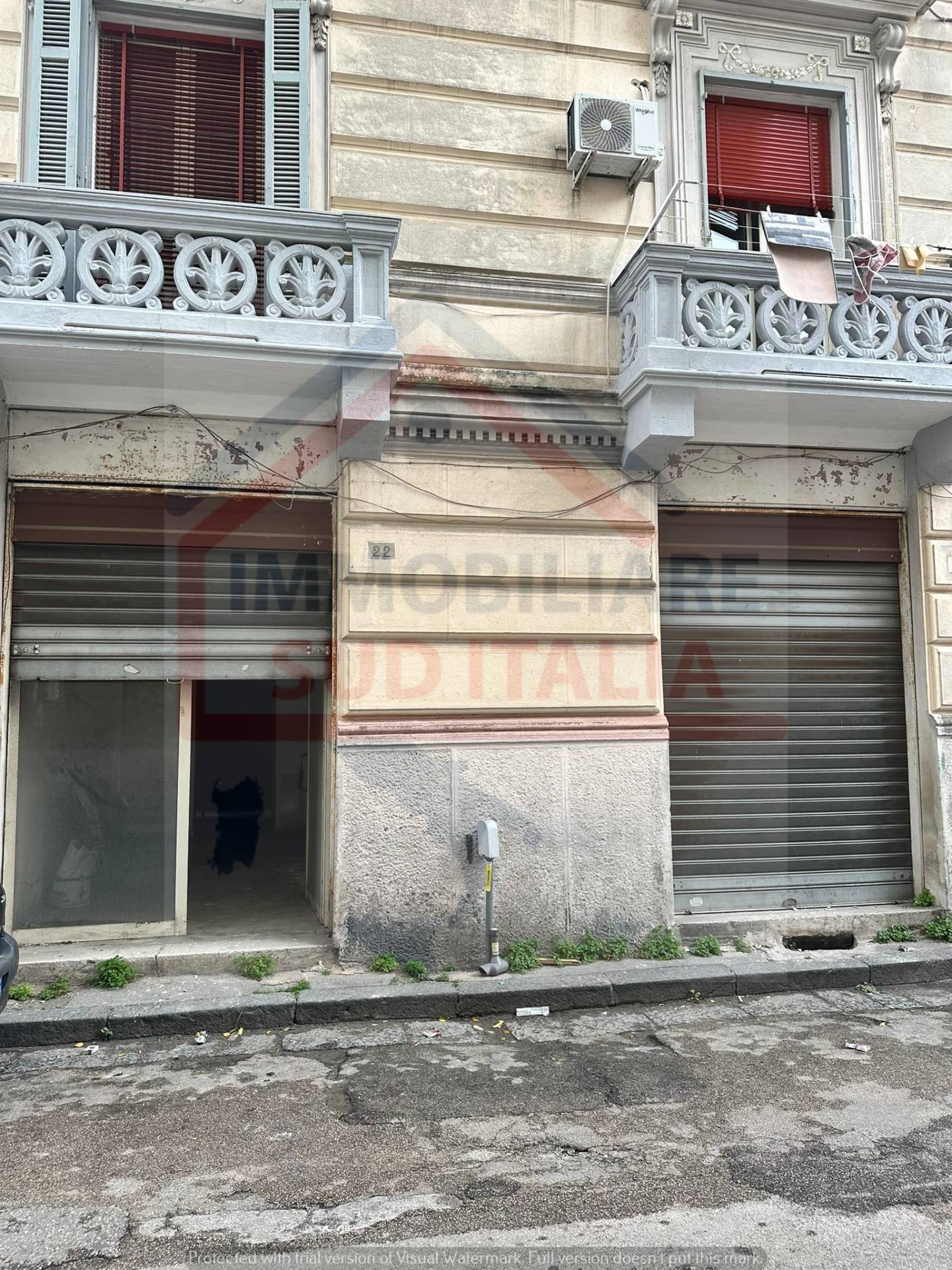 Locale commerciale in vendita a Napoli, Secondigliano