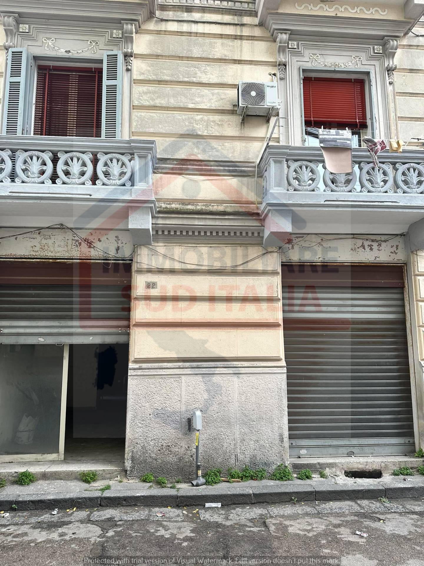 Locale commerciale in vendita a Napoli, Secondigliano