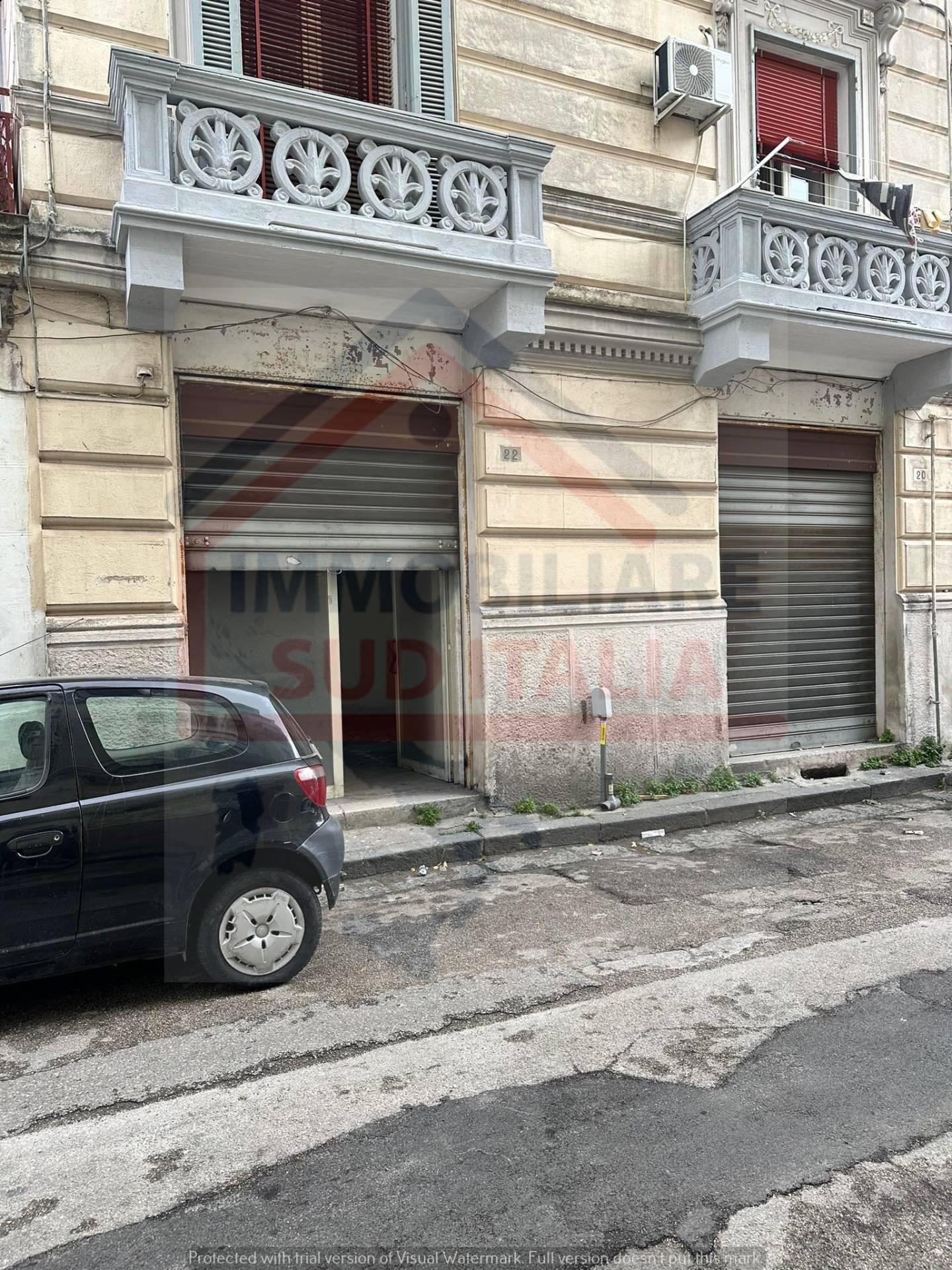 Locale commerciale in vendita a Napoli, Secondigliano