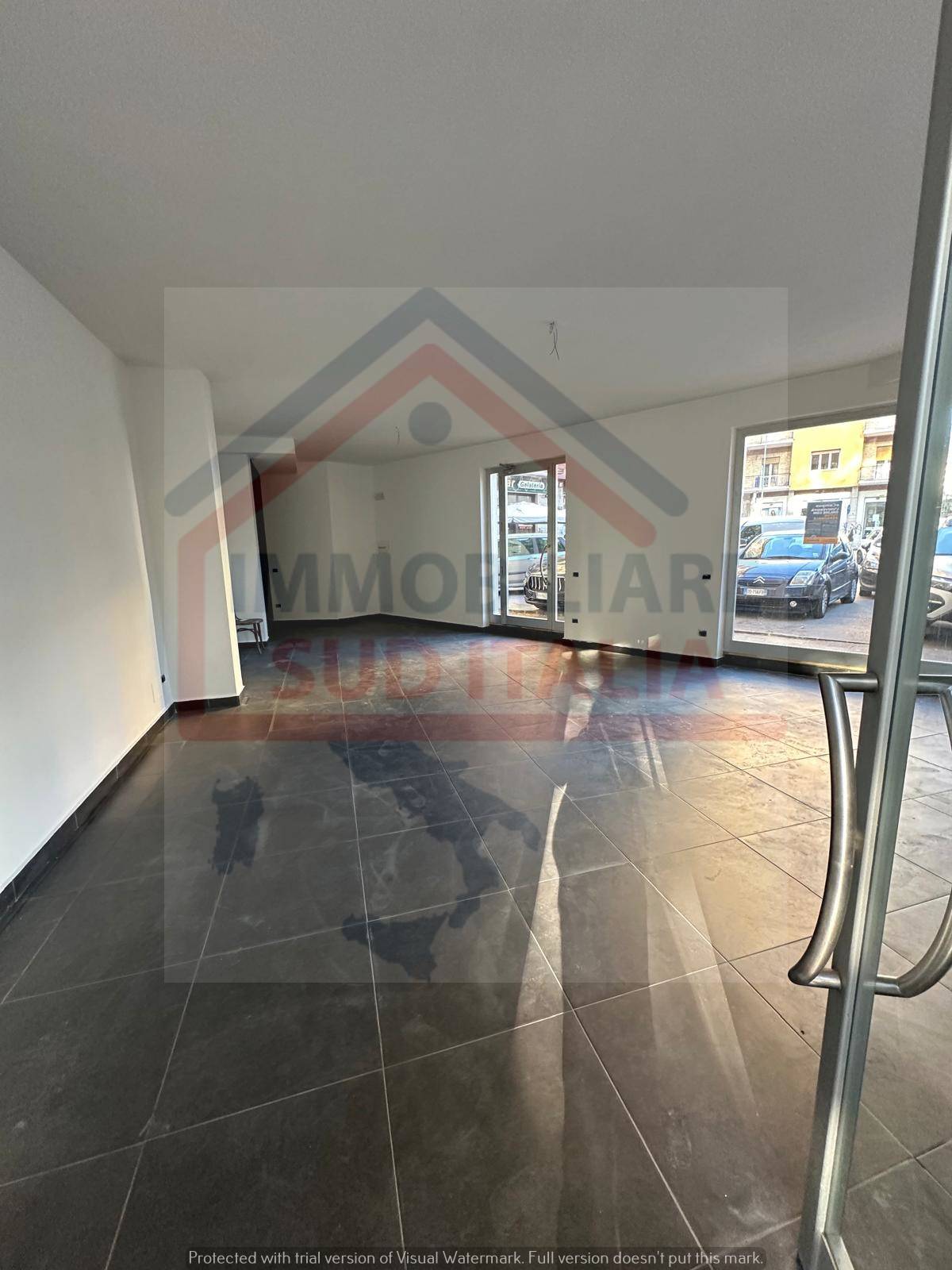 Locale commerciale in affitto a Avellino