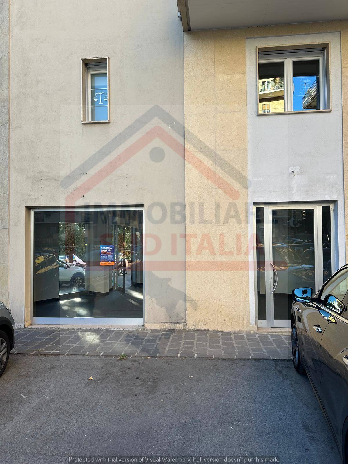 Locale commerciale in affitto a Avellino